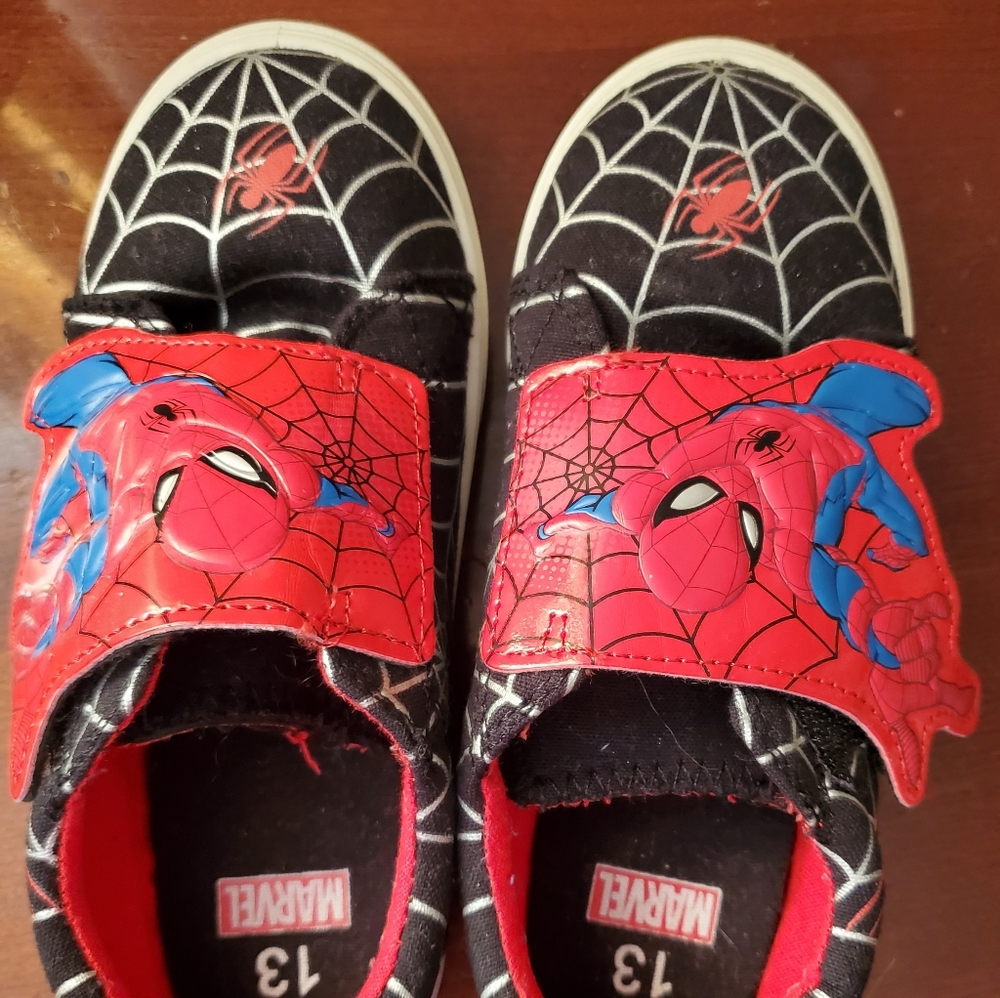 Spider-Man casual sneakers